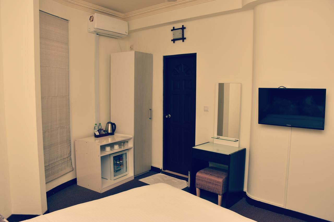 Local Escape Boutique Hotel Мале Екстериор снимка